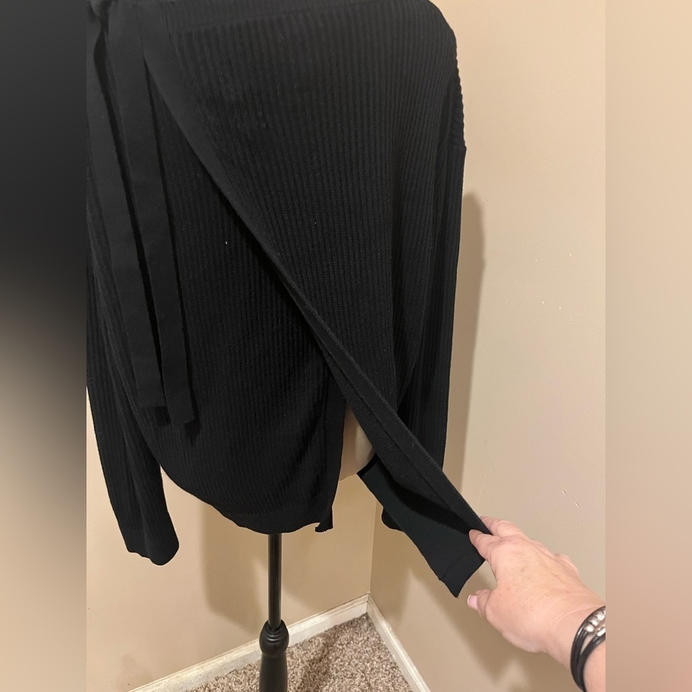 Vince Black Cashmere Blend Sweater with Back Tie Detail, size M - Picture 4 of 12